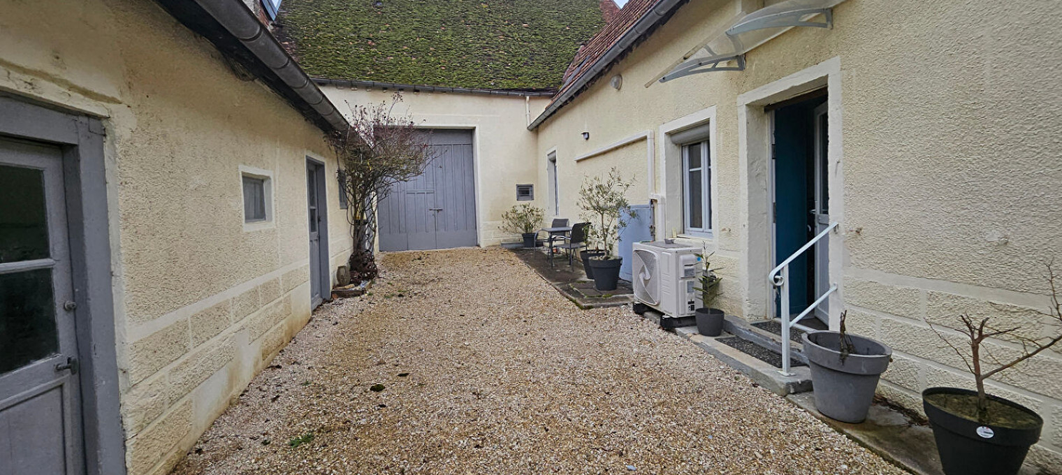 Maison Ã  
Champagne Sur Vingeanne
