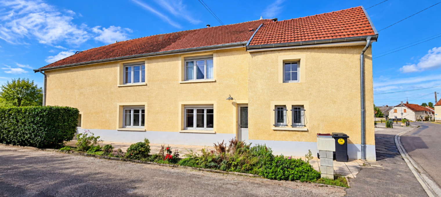 Maison Ã  
Velet