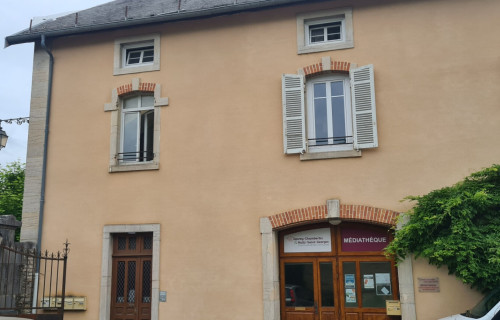 Appartement Ã  
Couchey