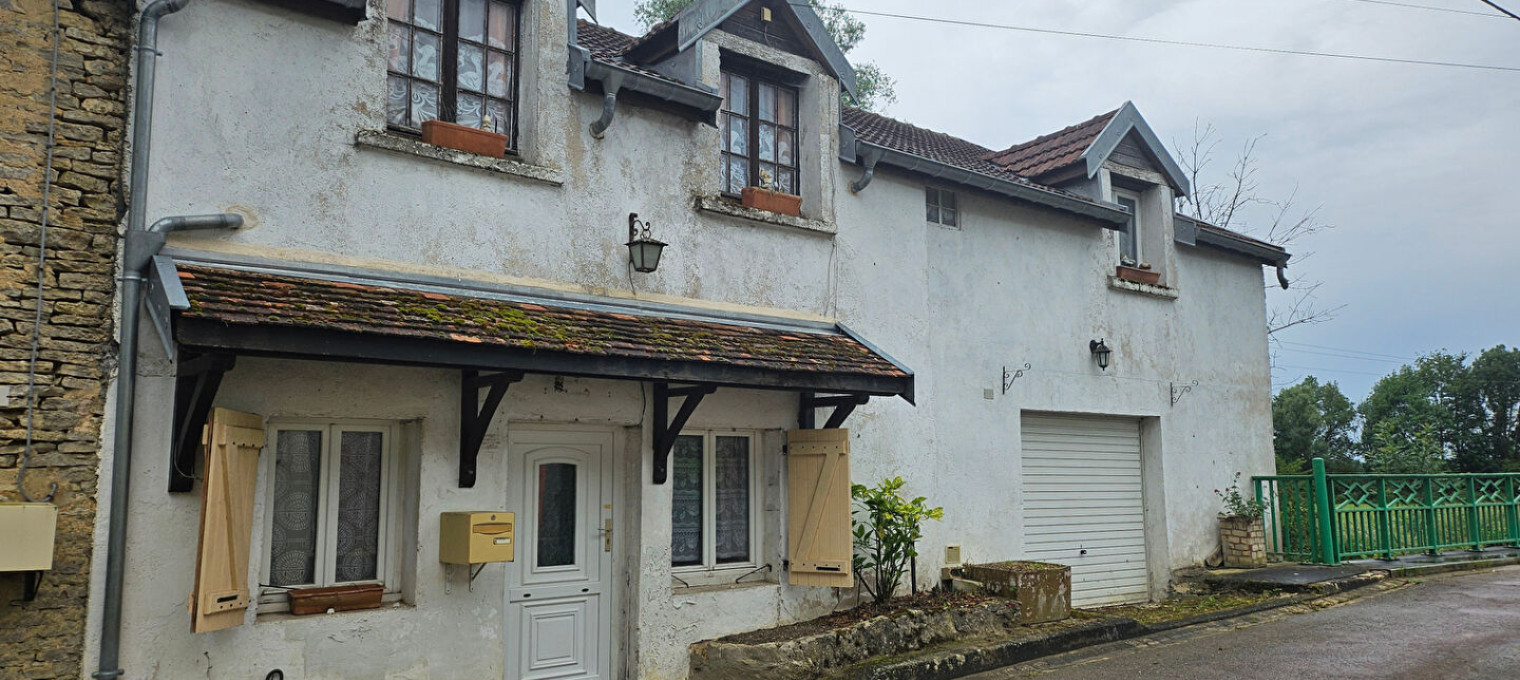 Maison Ã  
Dampierre Et Flee